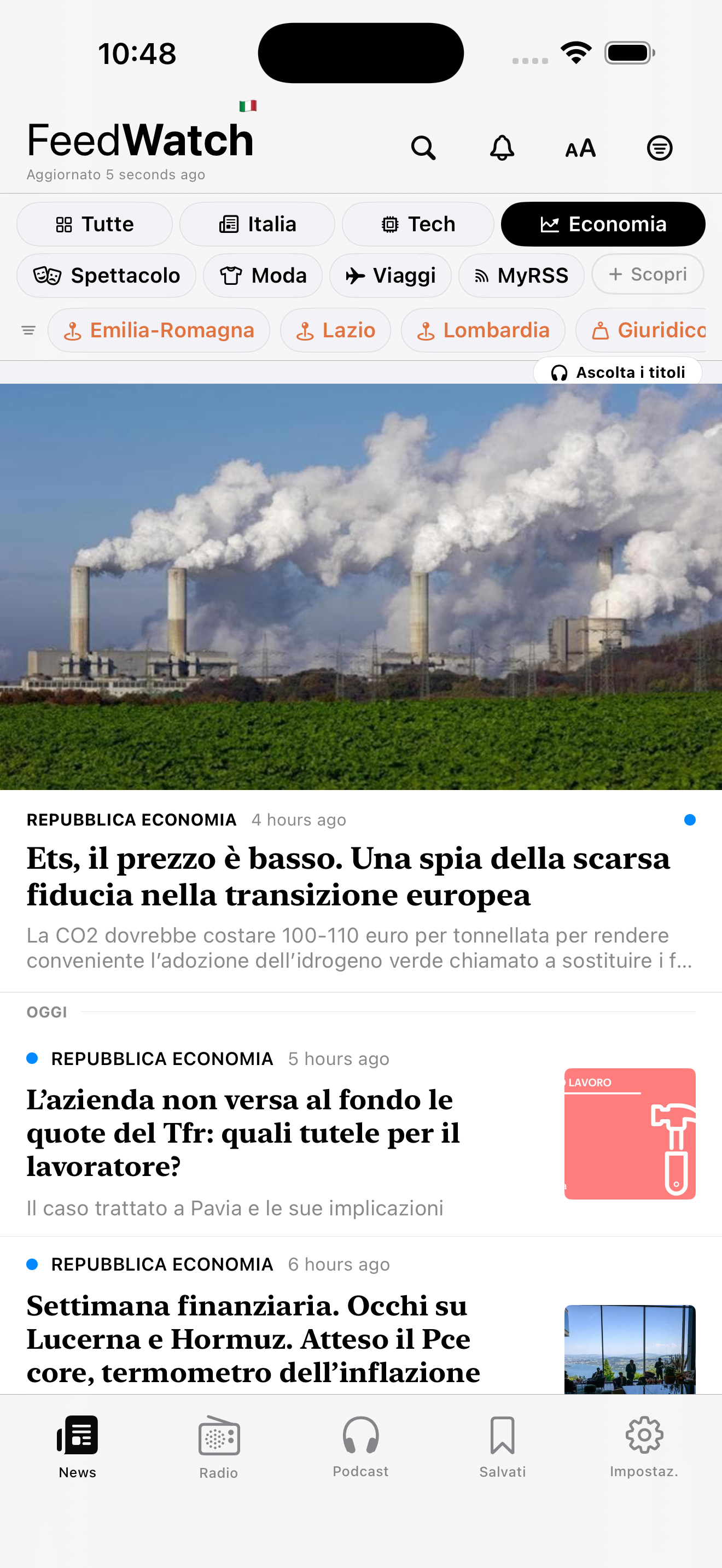 FeedWatch home screen con notizie italiane